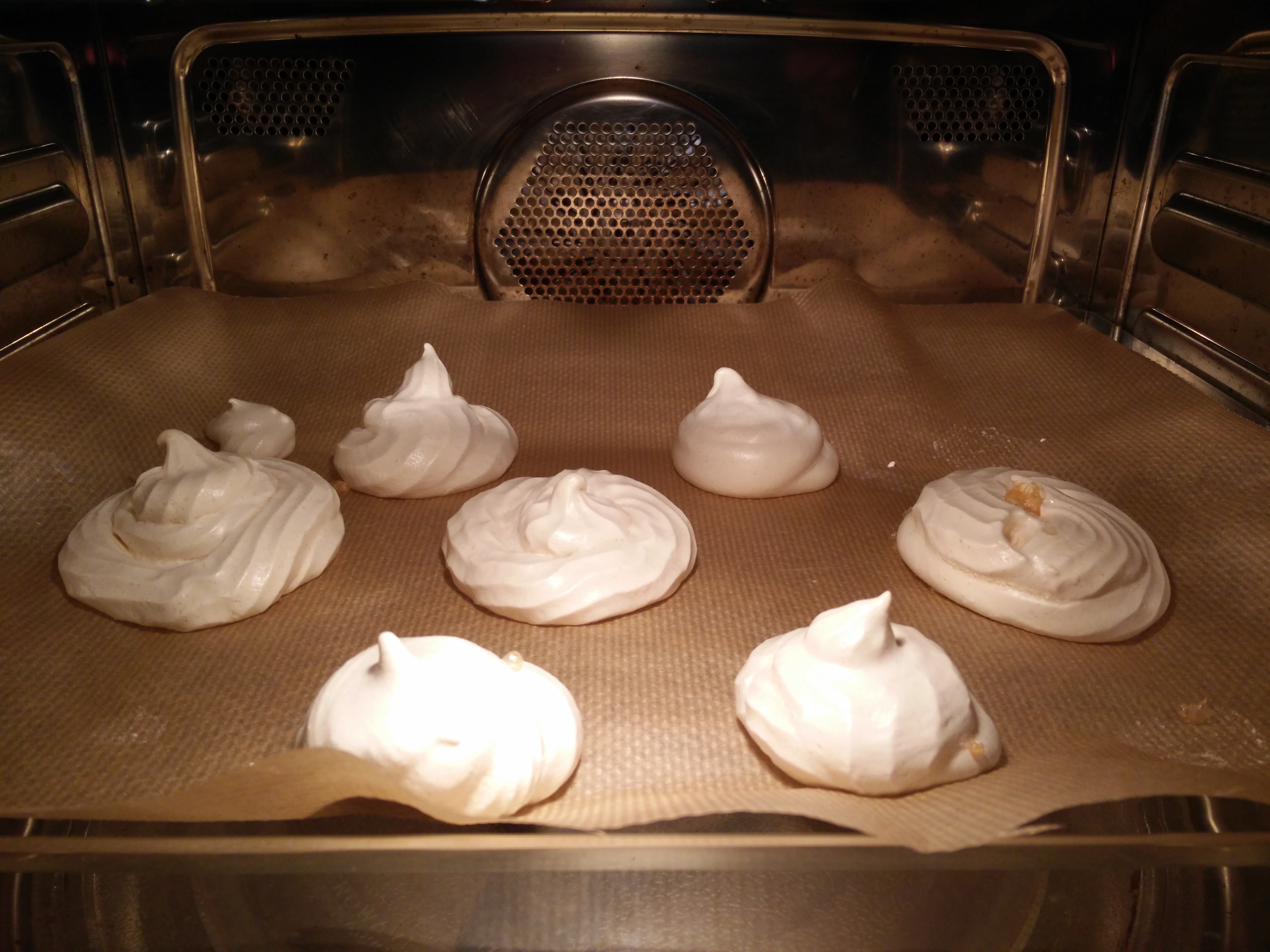 Eiwit over? Maak Meringue schuim!